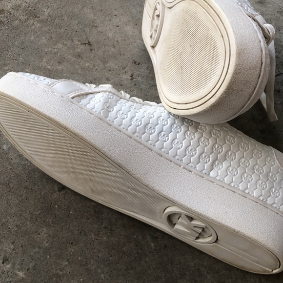 Michael Kors white tennis shoes Size 9m🌸 - Picture 5 of 6